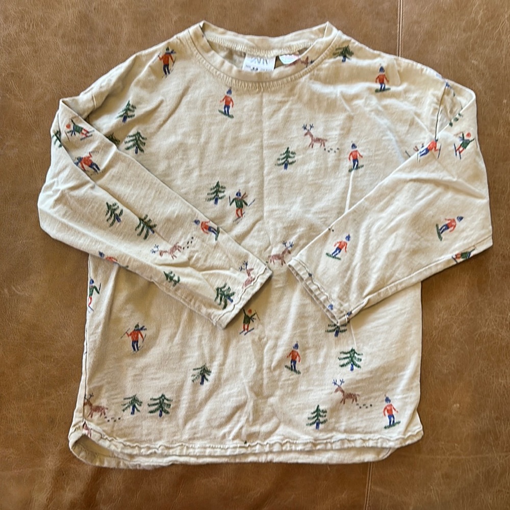 Zara boys graphic long sleeve. Size 4-5. Winter scene.